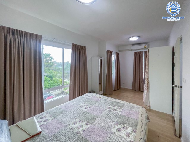 *****ทาวน์เฮ้าส์มือสองย่านนนทบุรี ม.พลีโน่ ปิ่นเกล้า-วงแหวน หลังมุม! บนเนื้อที่ 26.8 ตร.ว. ฟังก์ชัน 3 ห้องนอน 2 ห้องน้ำ 1 ที่จอดรถ แถมฟรี! 2 เครื่องปรับอากาศ บนทำเลเดินทางสะดวก เชื่อมต่อถนนหลายเส้นทาง เพียง 7 นาทีถึงจุดขึ้นทางด่วน "ศรีรัช"